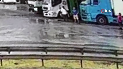 Sınır kapısında bıçaklı kavga kamerada