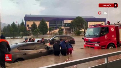 Karabük'te şiddetli sağanak! Yollar göle döndü