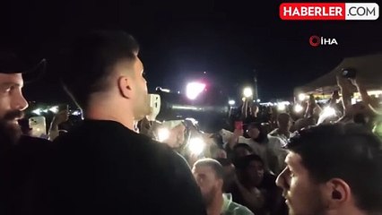 Emircan İğrek'ten hayranlarına şok! Megafonla şarkı söyleyip sahneyi terk etti