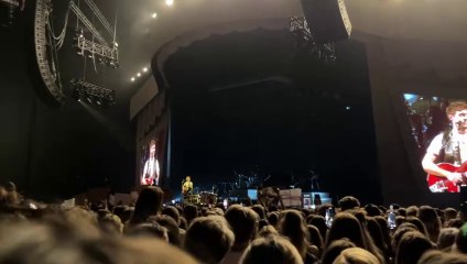 Niall Horan sings surprise duet with Scottish fan during Aberdeen concert