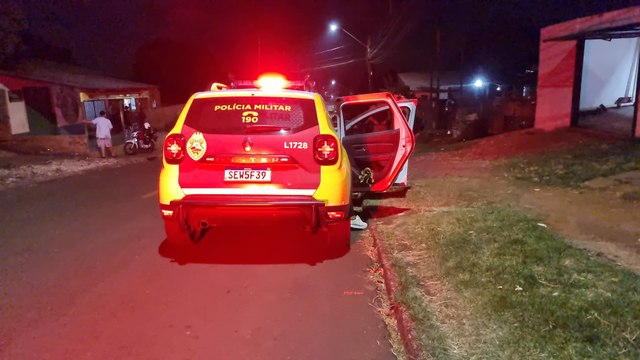 Mulher alega que marido não a agrediu, mas vizinhos confirmam agressão e homem é detido