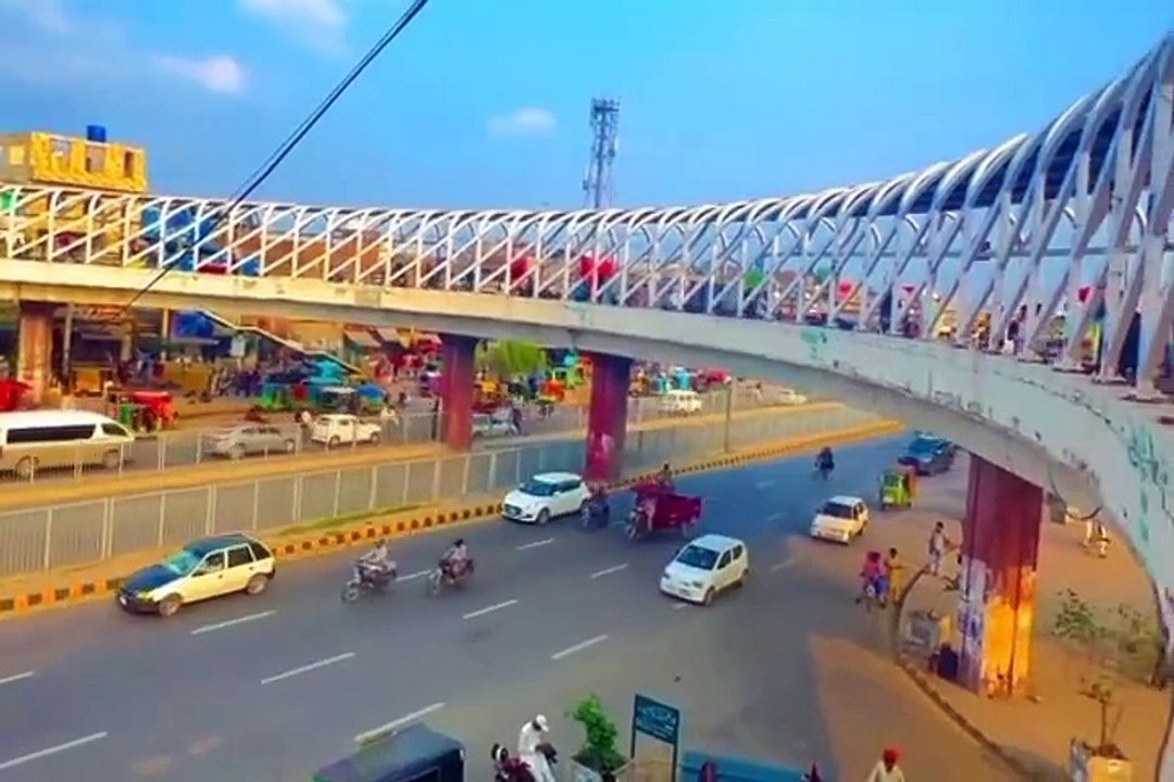 Lahore visit beautiful city of Pakistan traditional city of Pakistan Lahore is very famous city in the world