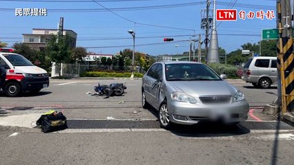轎車左轉與機車碰撞 外送員31日開放性骨折送醫（民眾／警方提供）
