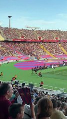 El estadio de Montjuïc corea el nombre de Hansi Flick