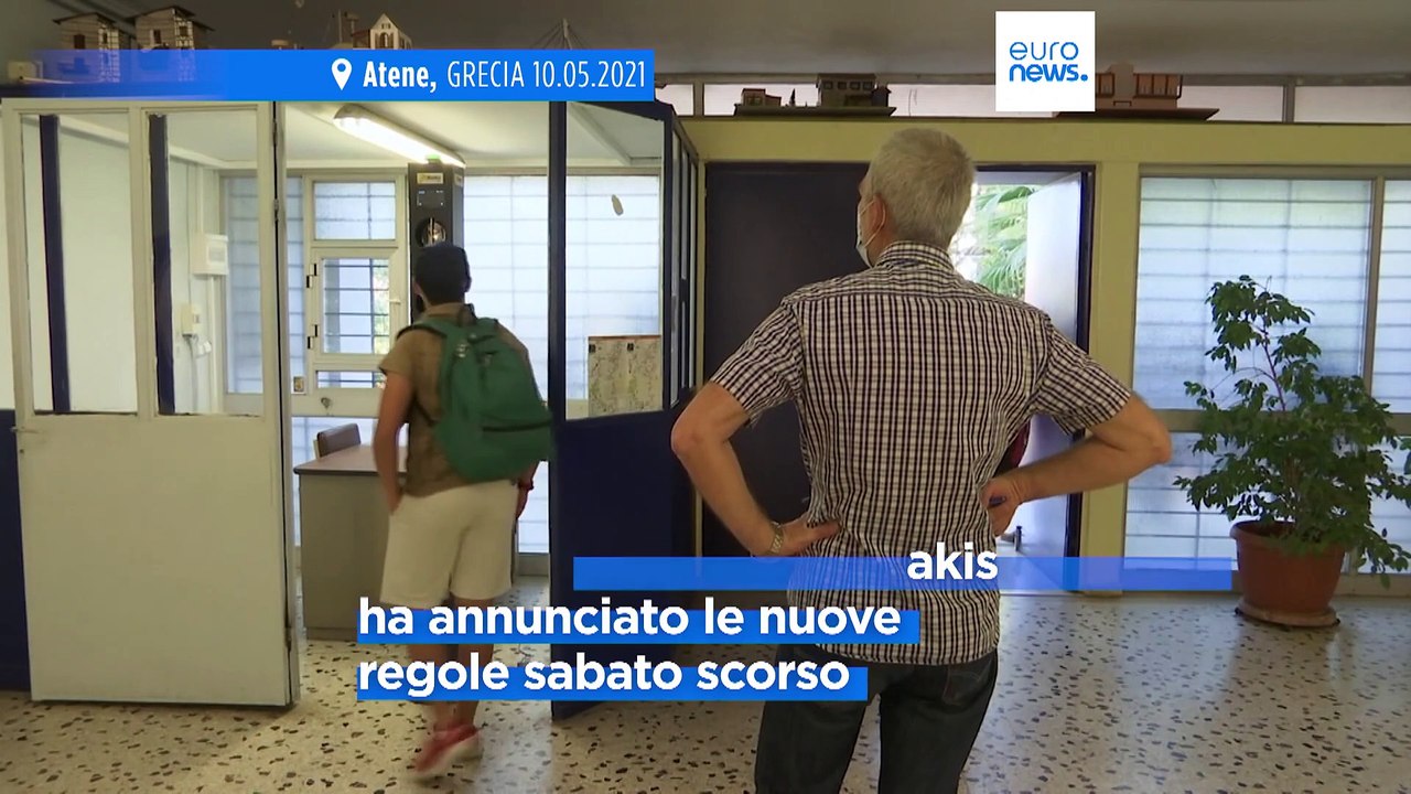 Grecia, da settembre vietati i cellulari nelle scuole
