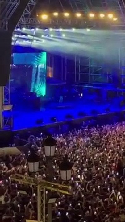 La Plaza Mayor, llena para ver a Omar Montes