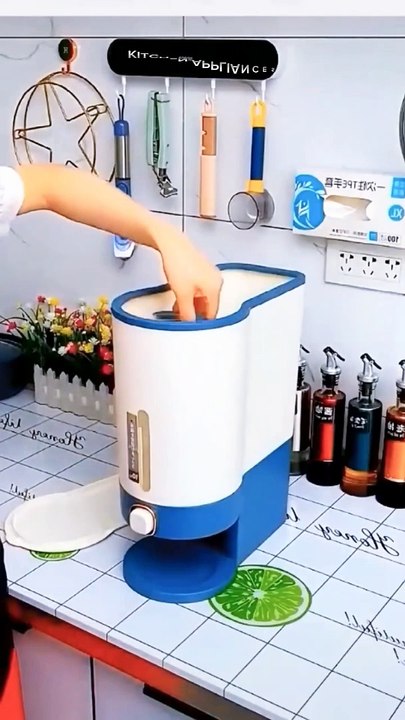 Kitchen Appliances and Vessels