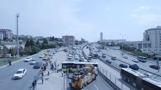 Esenyurt'ta İETT otobüsü kazası: D-100 Karayolu trafiğe açıldı