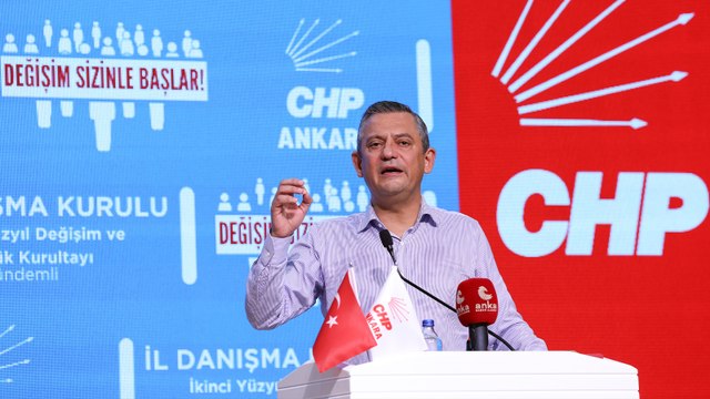 Özgür Özel'den teğmenlere yönelik eleştirilere sert cevap: Bu çocuklar size benzeyip de 'Hepimiz Trikopis'in askerleriyiz' mi diyeceklerdi?