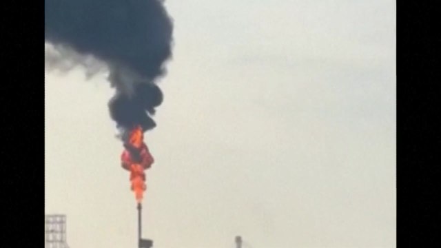 우크라이나 대규모 드론 공격... 모스크바 정유공장 화재 / YTN