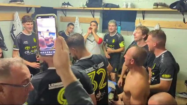 Petigny-Frasnes 1 - Condrusien 0. La fête dans le vestiaire local.