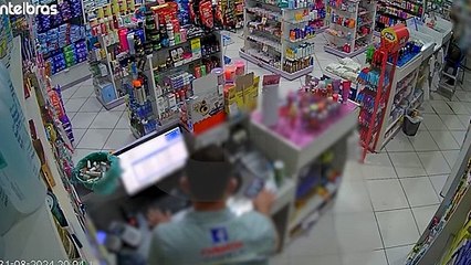 Ladrão truculento assalta farmácia; "Se apertar o botão você vai morrer"