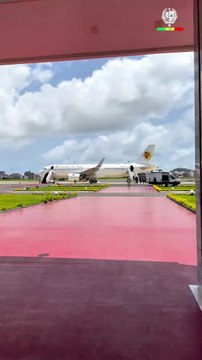 Revivez en images le départ de SEM Bassirou Diomaye Faye, pour Beijing en Chine