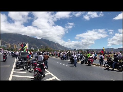 Video exclusivo: toma de autopista cerca al lado de La Carlota recuerda guarimbas