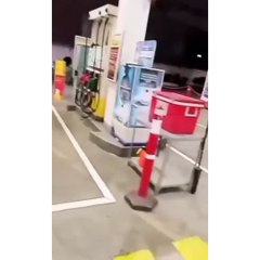 Driver Ojek Online Prempuan tengah bekerja Malam-malam, tapi suaminya malah boncengin wanita lain