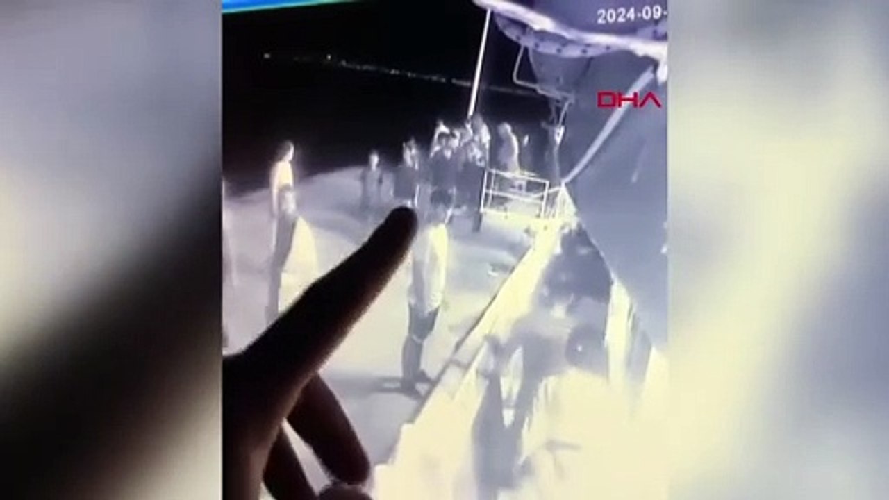 8 yaşındaki çocuk iskele ile gemi arasındaki boşluktan denize düştü