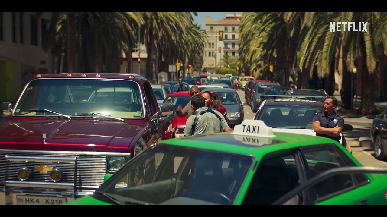 Kaos ist die neue Netflix-Serie mit einem Zeus in adidas