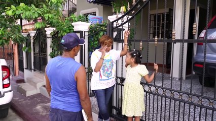 Navila, Luciana  y el m@estr0 de Ingles