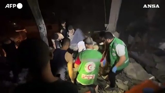 Gaza, il campo di Jabalia colpito nella notte dagli attacchi israeliani