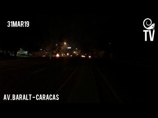 Video exclusivo: trancas y protestas nocturnas en la avenida Baralt de Caracas (+Mecedores)
