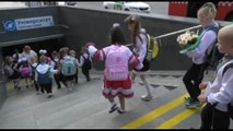 Ucraina, primo giorno di scuola a 6 anni nelle aule sotterranee