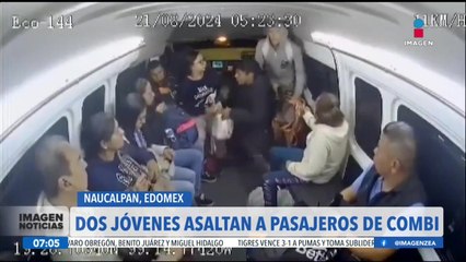 VIDEO: Dos jóvenes asaltan a pasajeros de combi en el Estado de México
