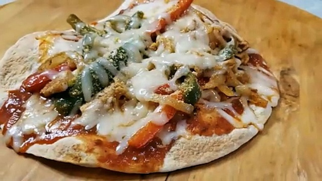 Easy & Quick Tortilla Pizza