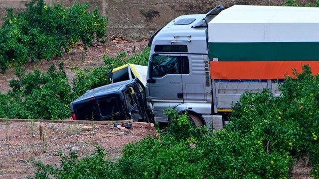 Tres muertos y cuatro heridos atropellados por un camión con problemas en los frenos en Benifairó, Valencia
