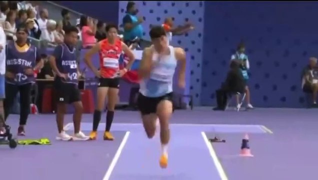 Fernando Vázquez ganó una medalla en salto en largo