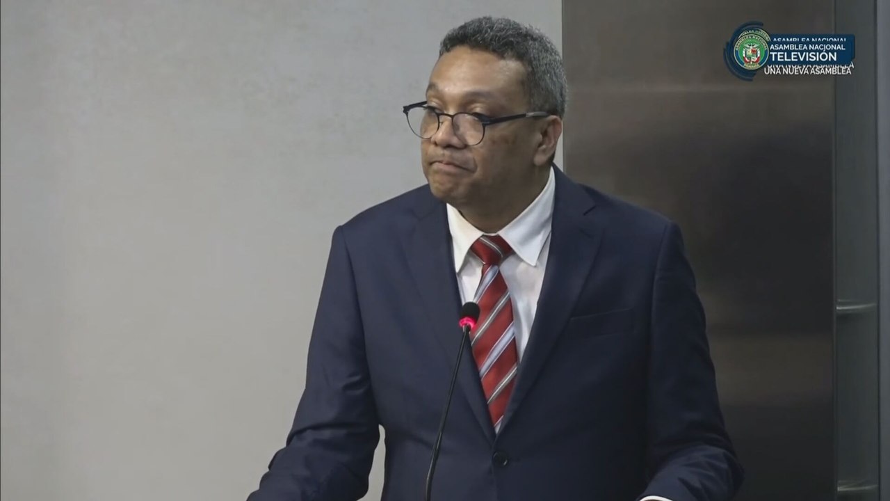 Director designado de la CSS, Dino Mon, se reúne con bancadas de la Asamblea