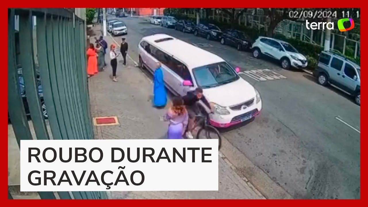 Sula Miranda é assaltada por ciclista durante g...