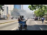 Golpe en Venezuela: Guarimberos quemaron metrobús en Chacao y bloquearon la avenida