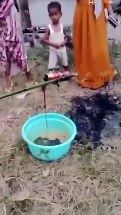 Heboh! Sumur Bor di Sumenep Diduga Mengandung Minyak Bumi, Warga Diminta Menjauh