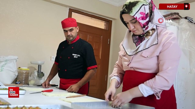 Hatay'da depremzede çiftin aşk baklavası