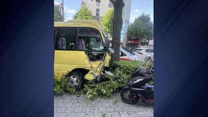 화성서 승용차 중앙선 침범 사고...외국인 2명 사상 / YTN