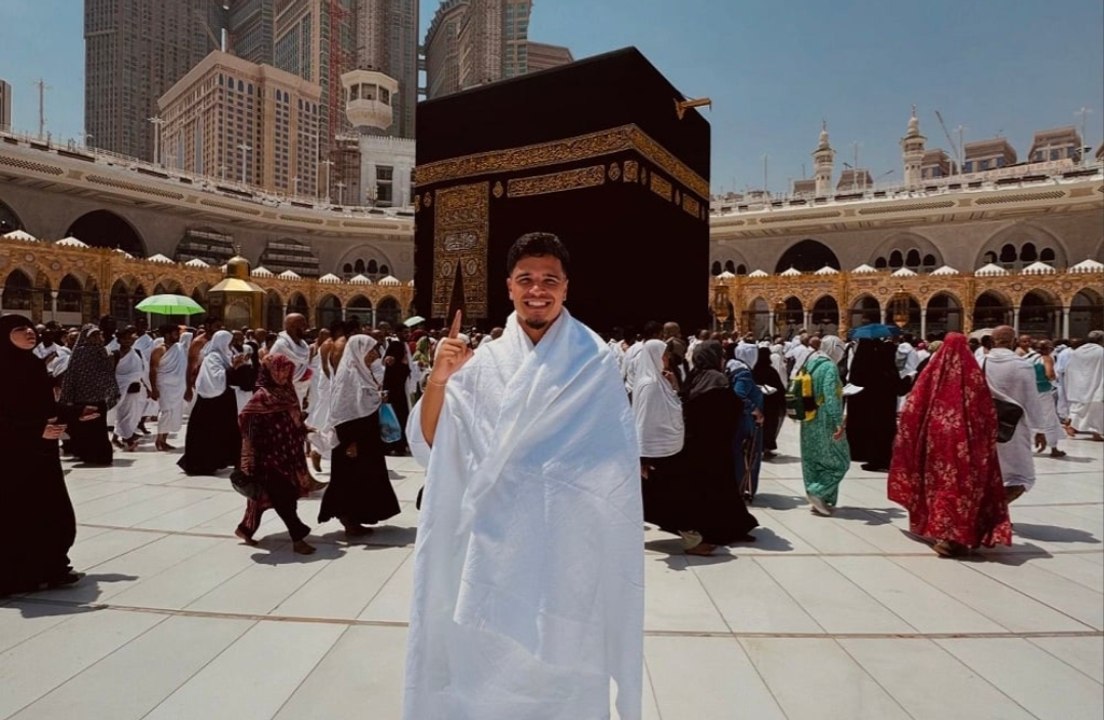 Sebelum Lawan Arab Saudi, Ragnar Oratmangoen Umrah Bareng Pemain Timnas Indonesia