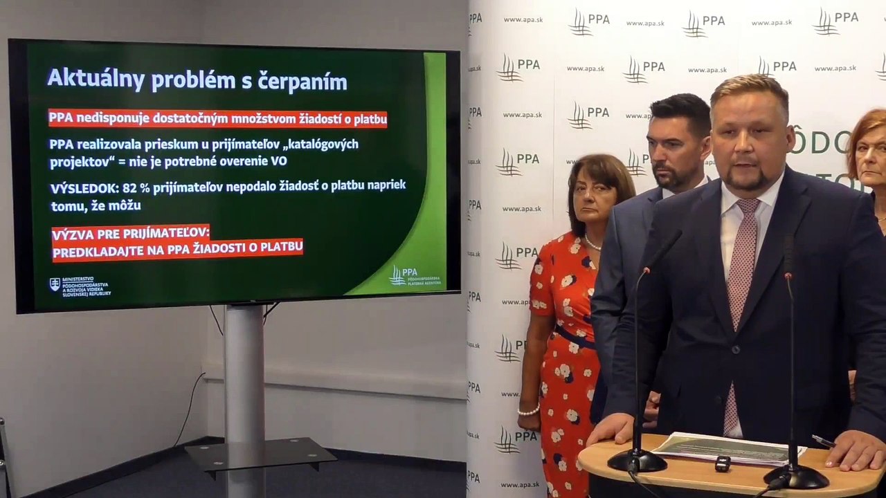 ZÁZNAM: R. Takáč: Agrorezort vyzýva poľnohospodárov, aby žiadali o dotácie z eurofondov