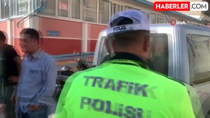 Hafif ticari araç ile motosikletin çarpıştığı kaza kamerada