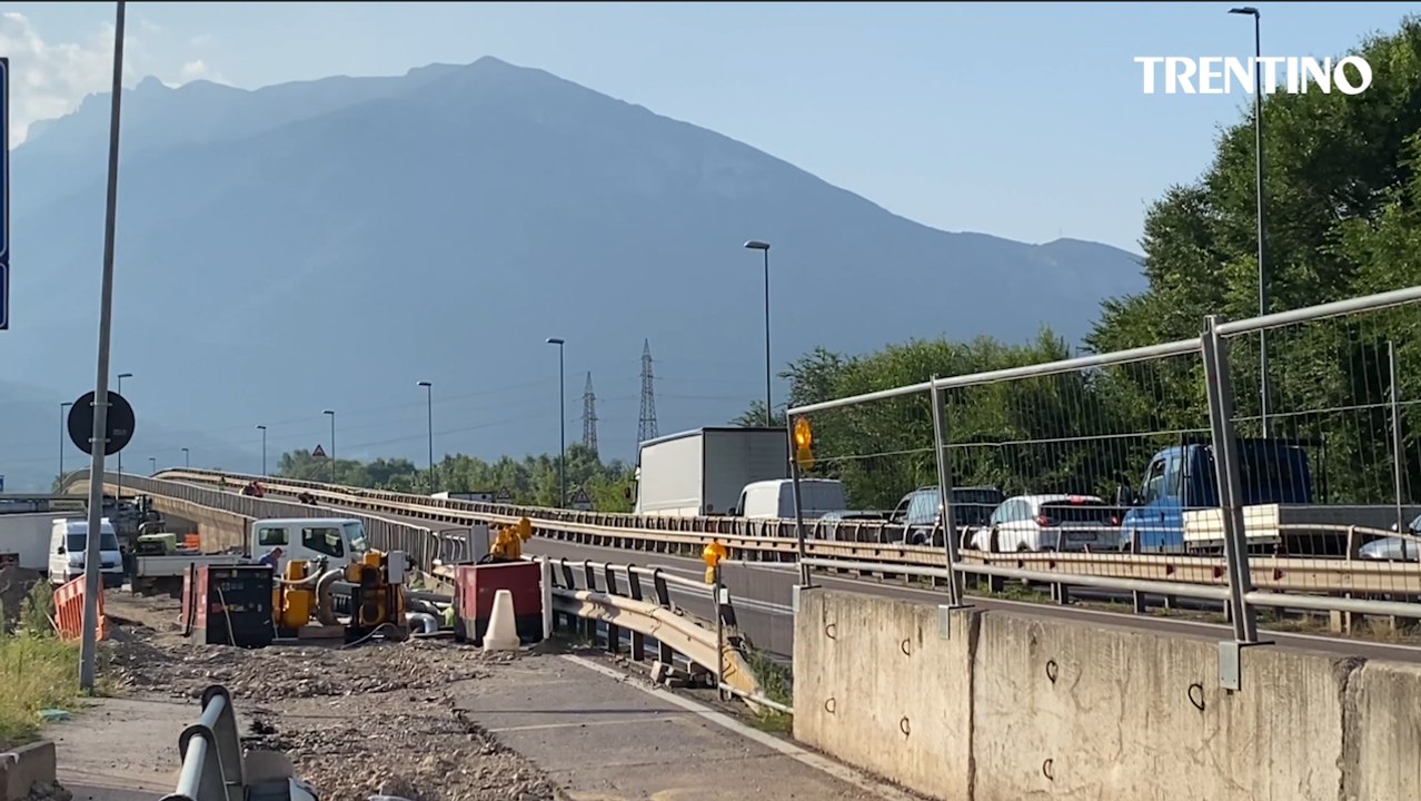 Ravina, iniziata la fase 2 dei lavori: ma in tangenziale scoppia il caos