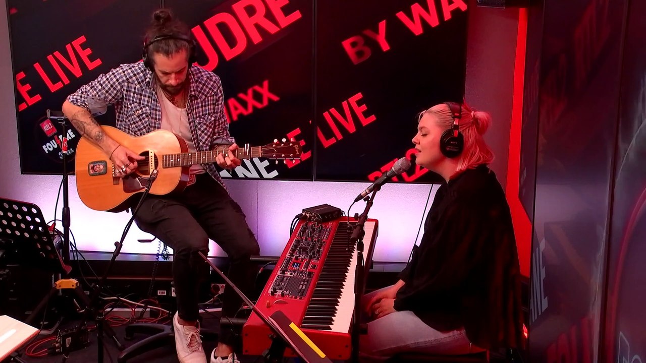 Louane et Waxx interprètent "La pluie" en live dans Foudre