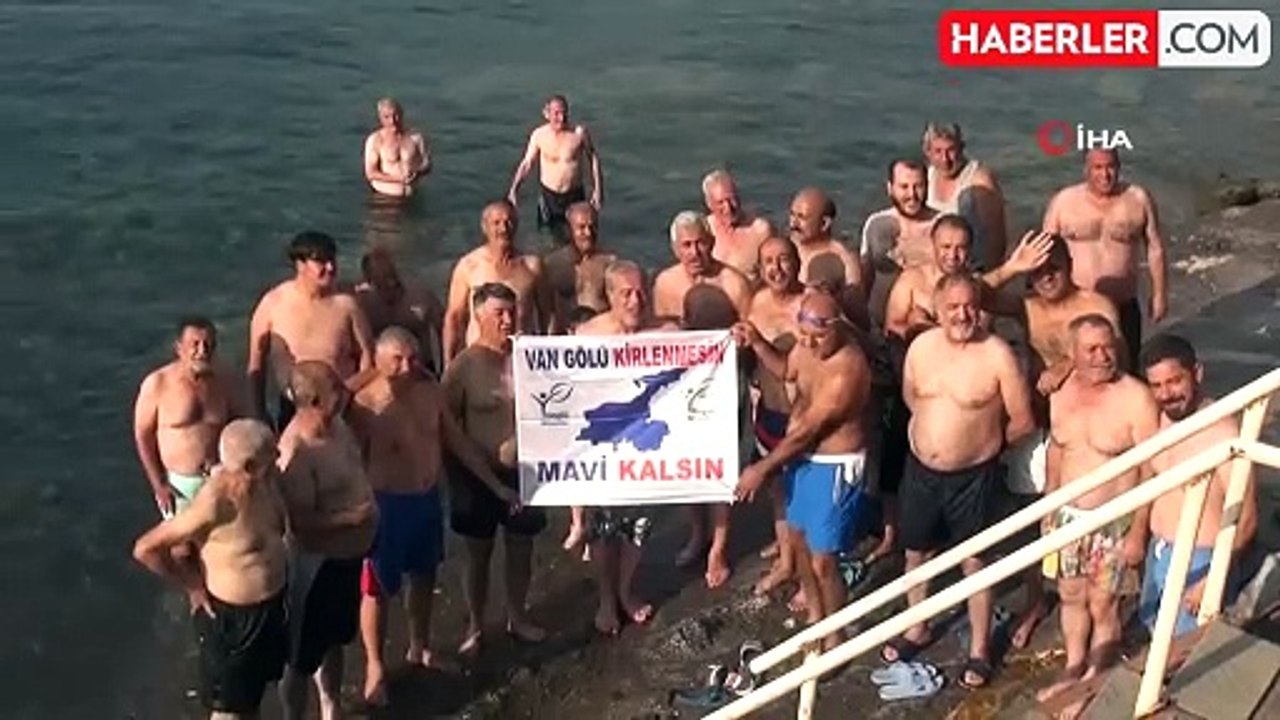 50 ile 70 yaş arasındaki yetişkinler güne Van Gölü'nde yüzerek başlıyor