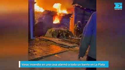 Voraz incendio en una casa alarmó a todo un barrio en La Plata