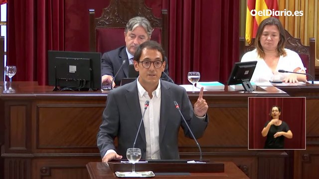 El portavoz socialista en el Parlament balear, Iago Negueruela, señala que Le Senne tendrá que responder ante los tribunales por romper el retrato de Aurora Picornell