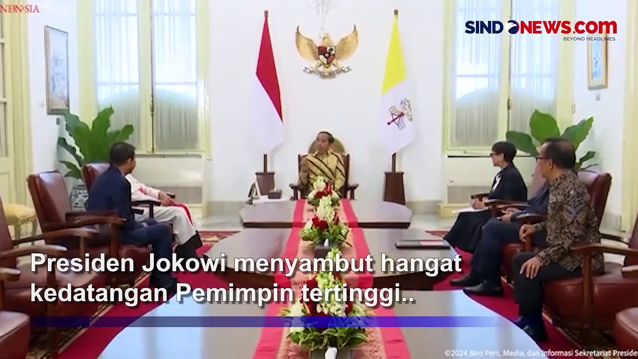 Kunjungan Bersejarah, Jokowi Sambut Hangat Kedatangan Paus Fransiskus ke Indonesia