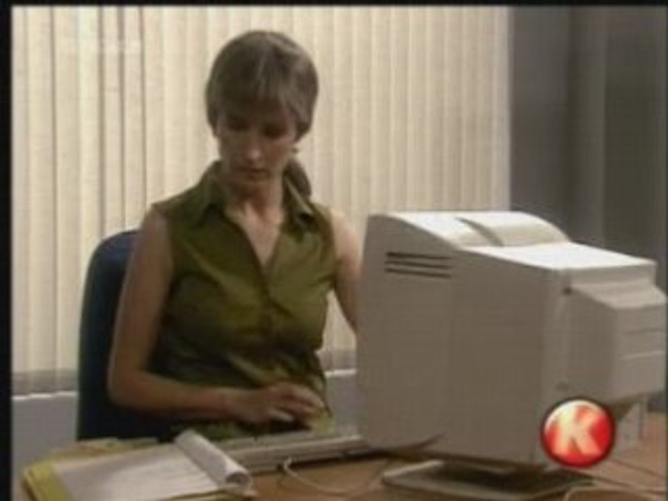 Blonde_secretary