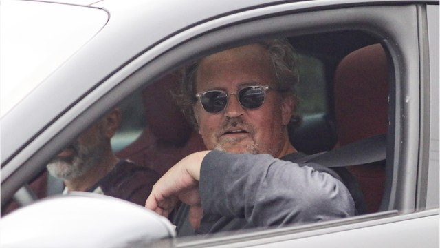 GALA VIDEO - Mort de Mathew Perry : un procès annoncé en 2025, deux membres de son entourage risquent gros