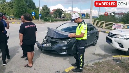 Otomobillerin çarpıştığı kazada 4 kişi yaralandı