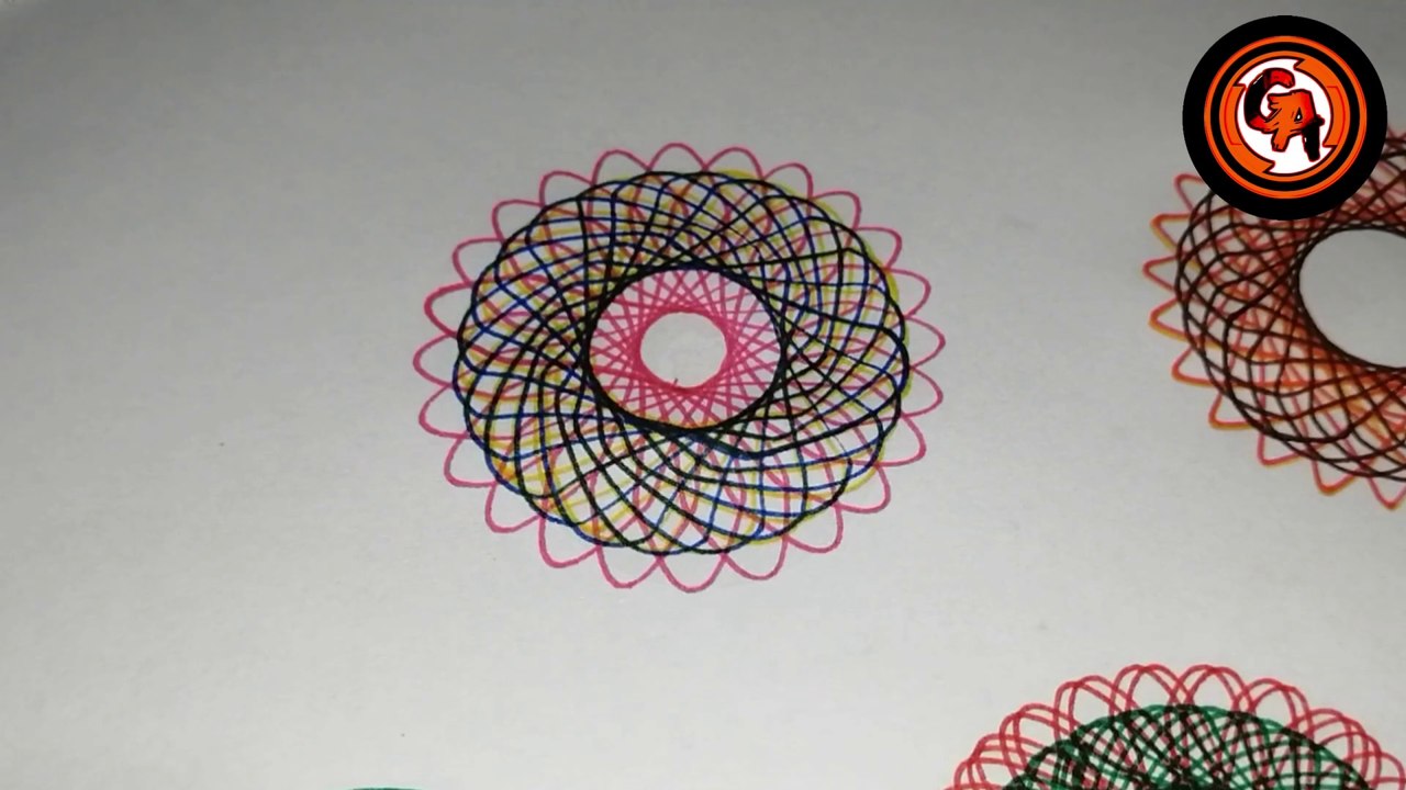 (VIDEO #0031) ️️ DIBUJANDO un hermoso diseño con marcadores de colores y un espirógrafo.