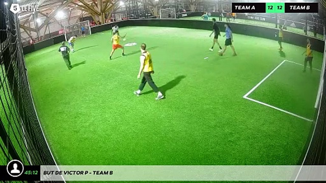 But de Victor P - Team B
