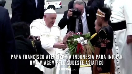 Papa Francisco aterriza na Indonésia para iniciar uma viagem pelo Sudeste Asiático
